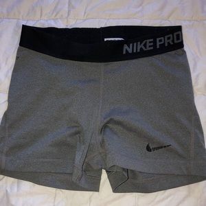 SMALL GRAY NIKE PRO SHORTS